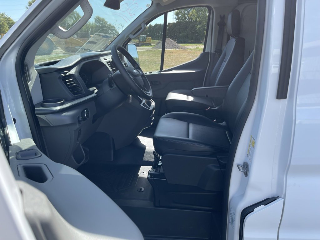 New 2025 Ford Transit 150 Low Roof image 19