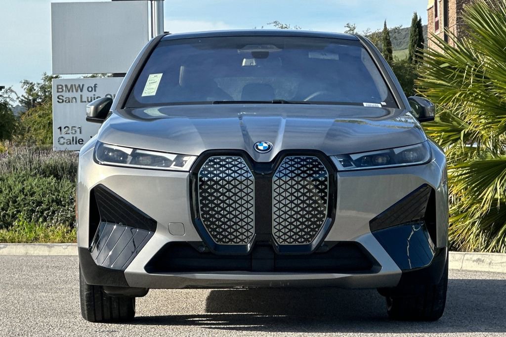 Used 2024 BMW iX xDrive50 w/ Premium Package image 8