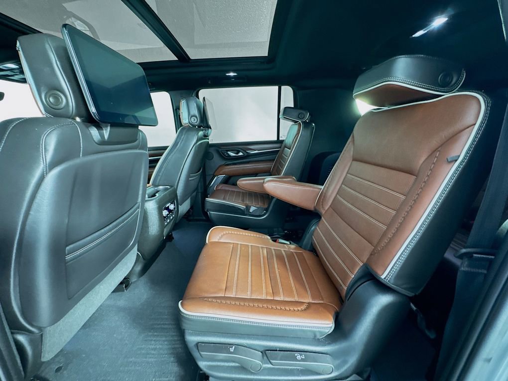 Used 2023 GMC Yukon XL Denali Ultimate AWD/4WD image 25