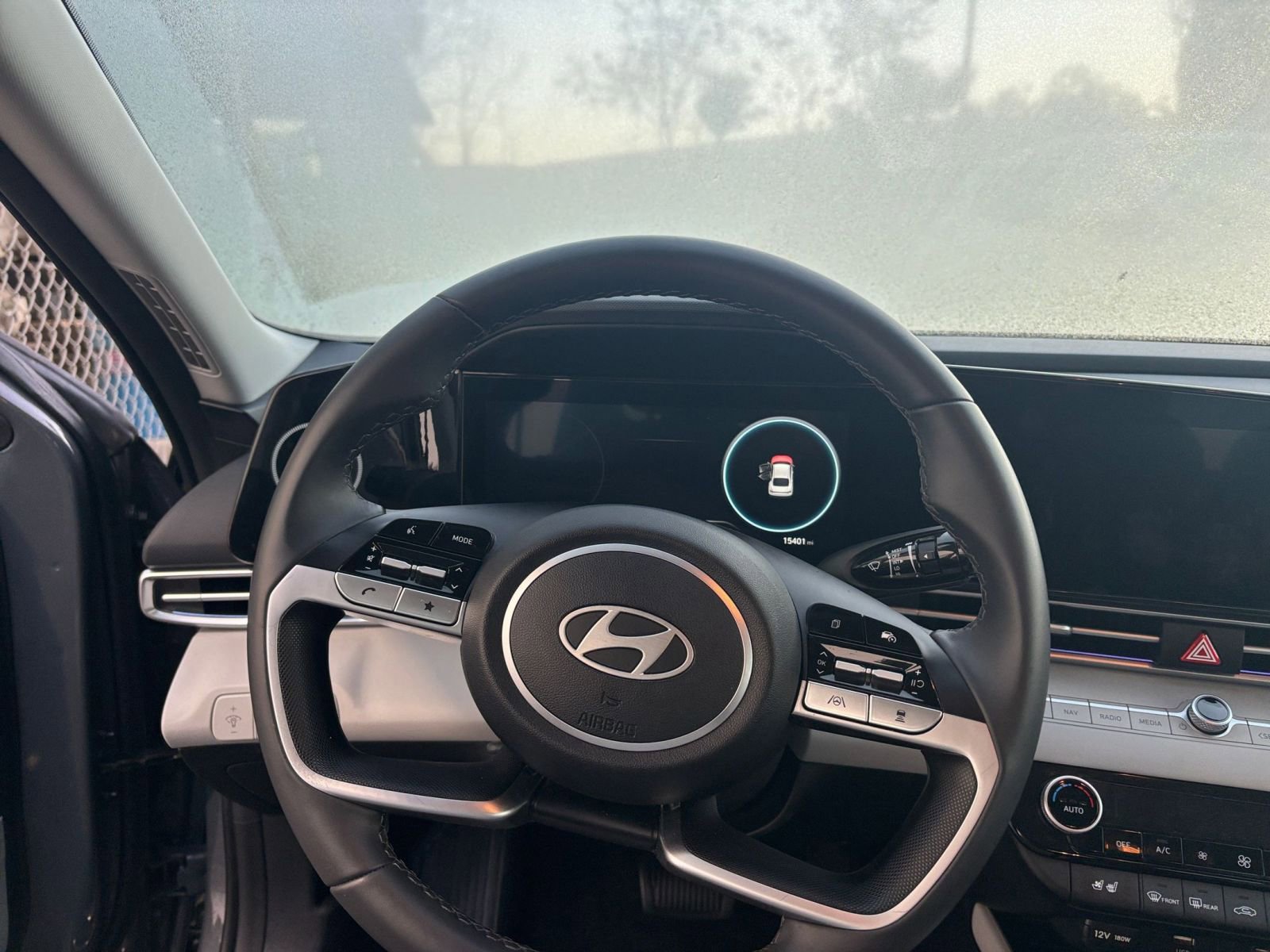 Used 2025 Hyundai Elantra Limited image 35