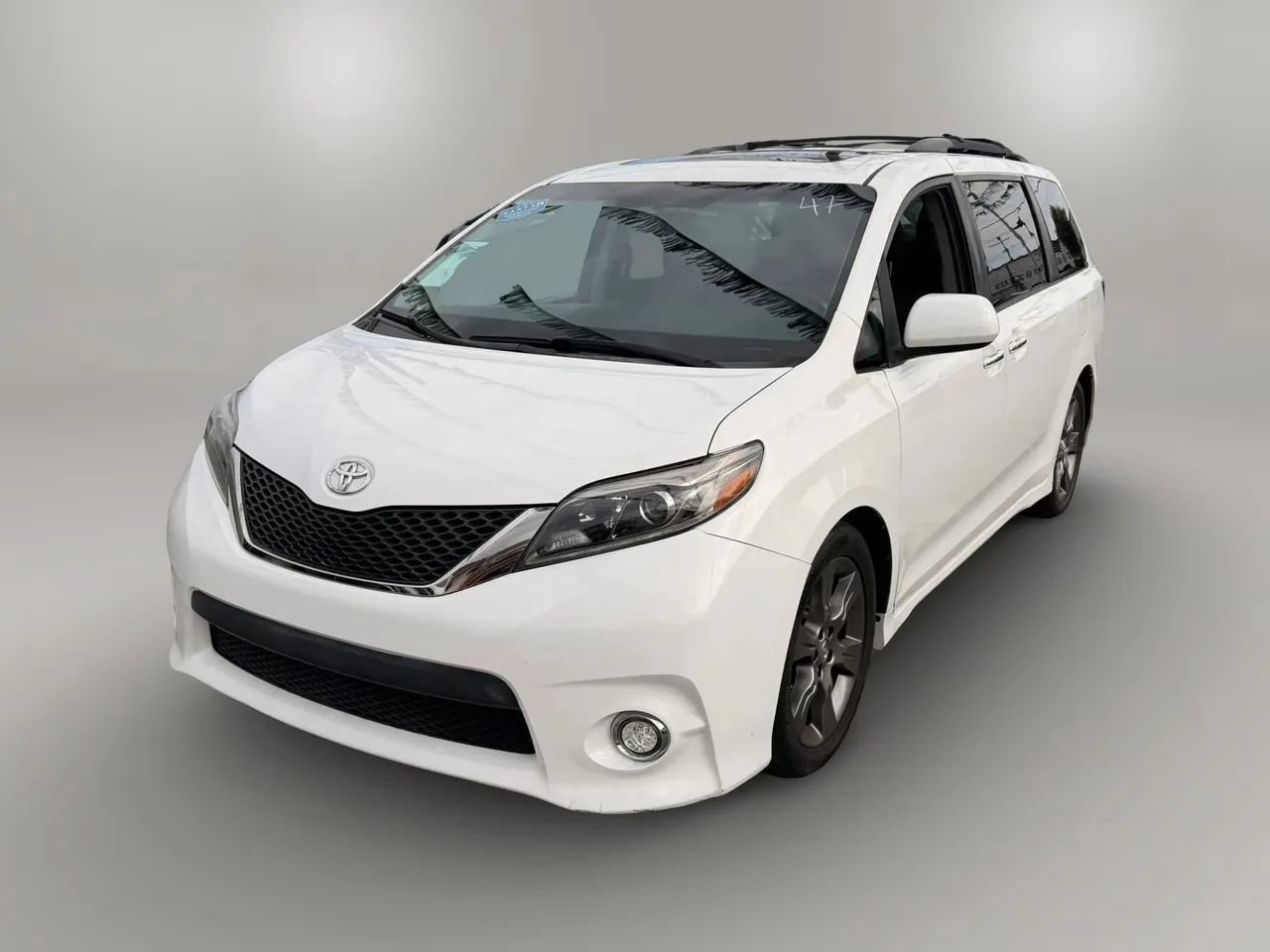 Used 2015 Toyota Sienna SE w/ SE Preferred Package FWD image 6
