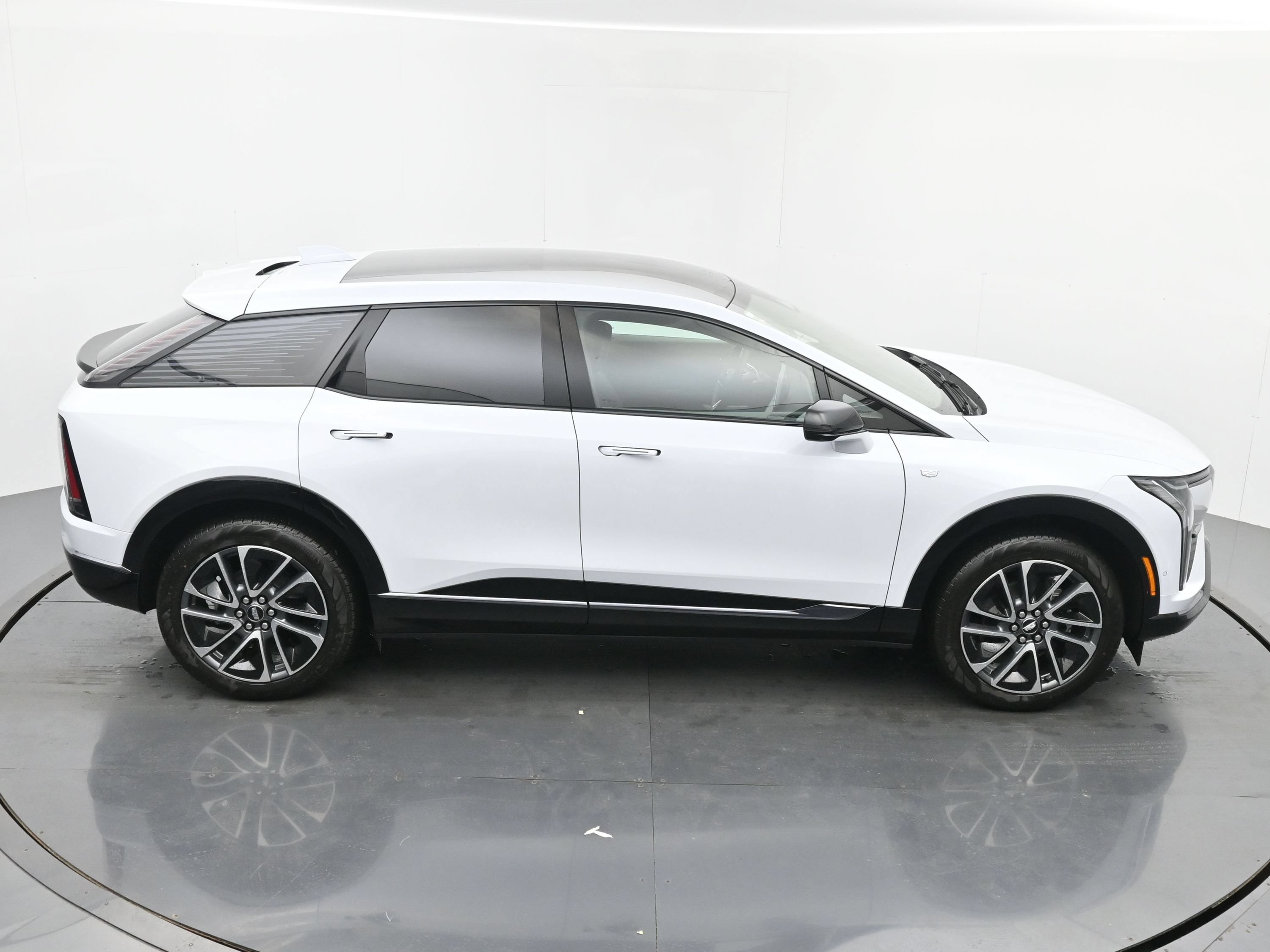 New 2026 Cadillac Optiq Sport 2 AWD/4WD image 28