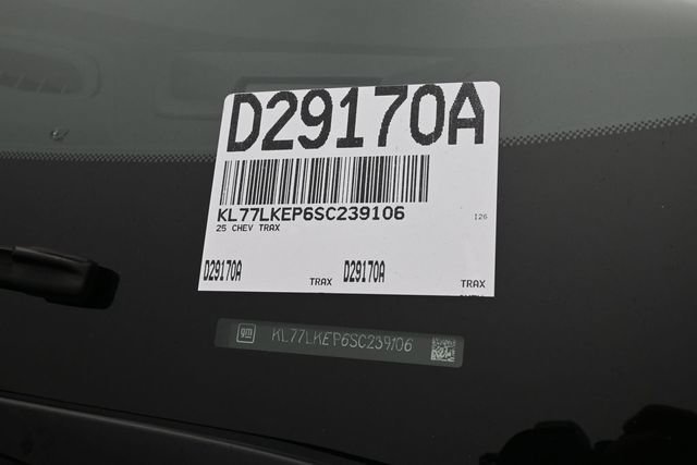 Used 2025 Chevrolet Trax ACTIV w/ Sunroof Package FWD image 23
