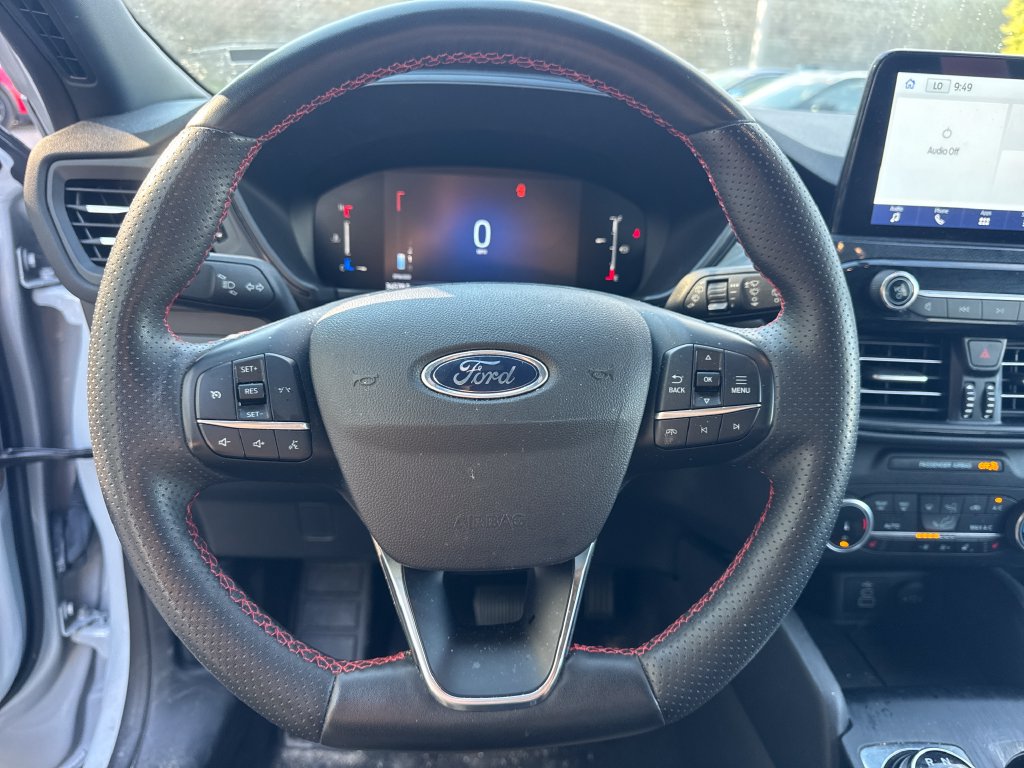 Used 2025 Ford Escape ST-Line Select AWD/4WD image 18