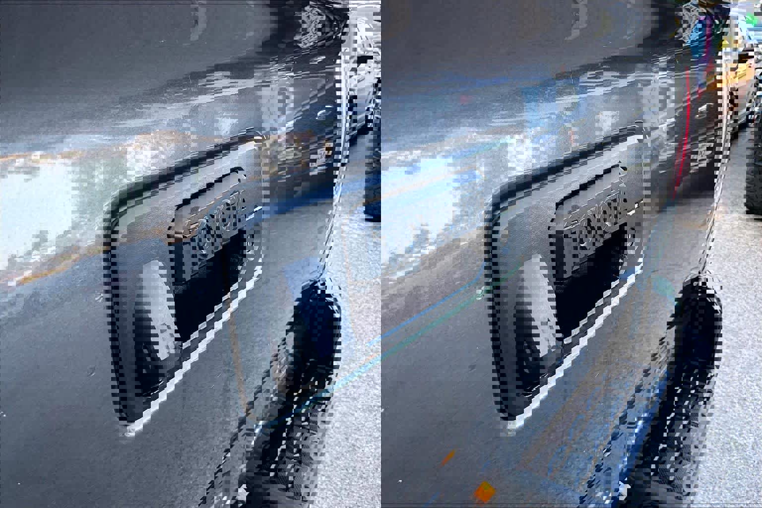 Used 2022 Toyota Tacoma TRD Sport w/ TRD Premium Sport Package image 31