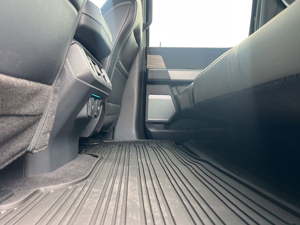 New 2025 Ford F150 Lariat w/ Equipment Group 501A Mid image 34