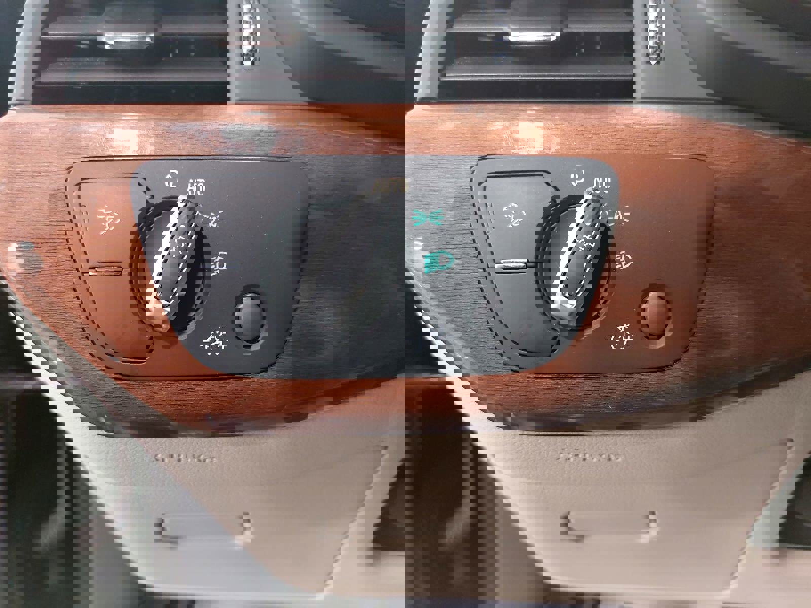 Used 2020 Audi A4 2.0T Premium w/ Convenience Package image 28