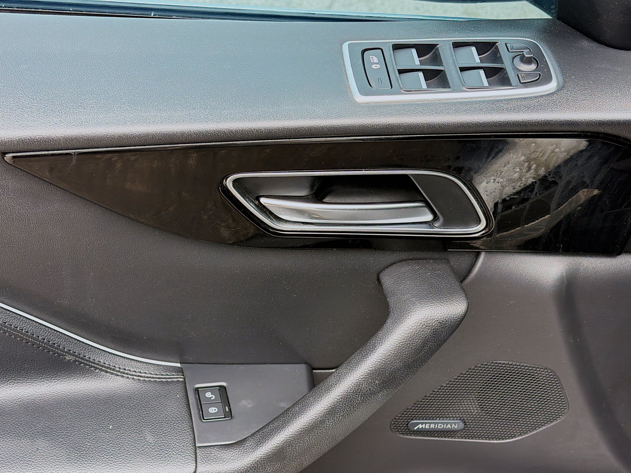 Used 2020 Jaguar F-PACE AWD/4WD image 22