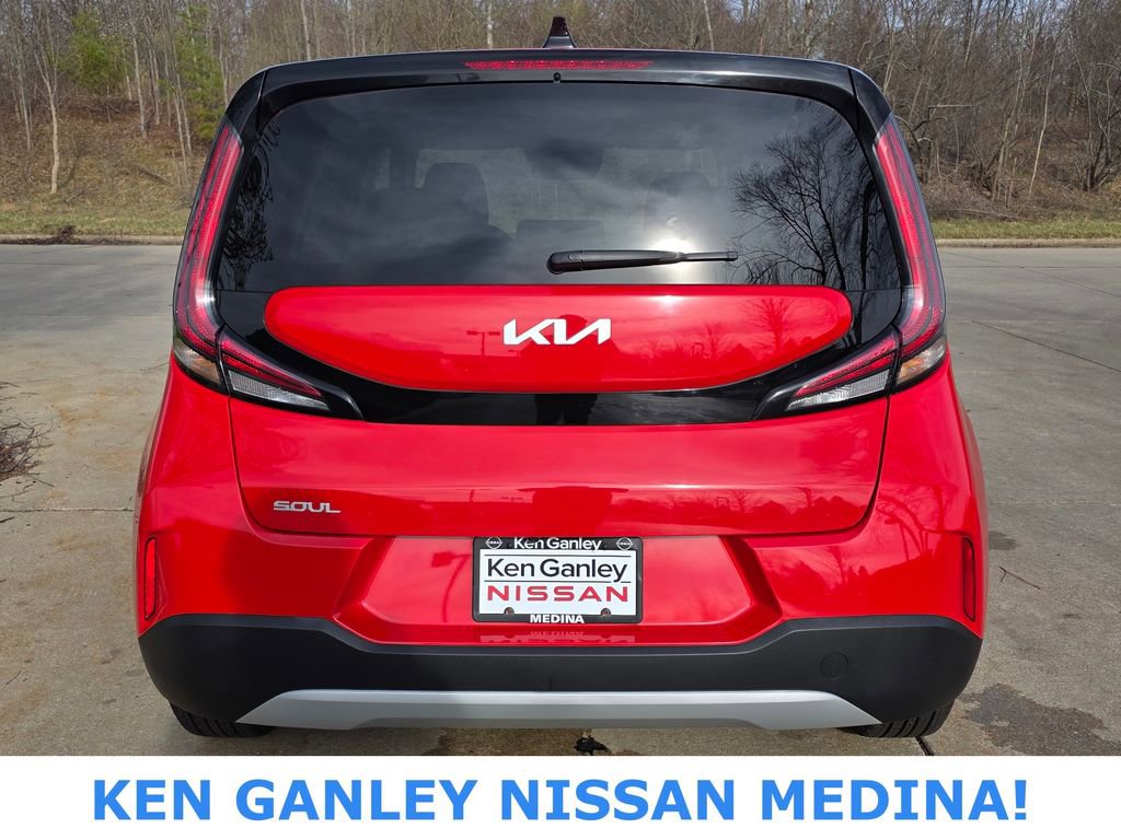 Used 2023 Kia Soul LX image 4