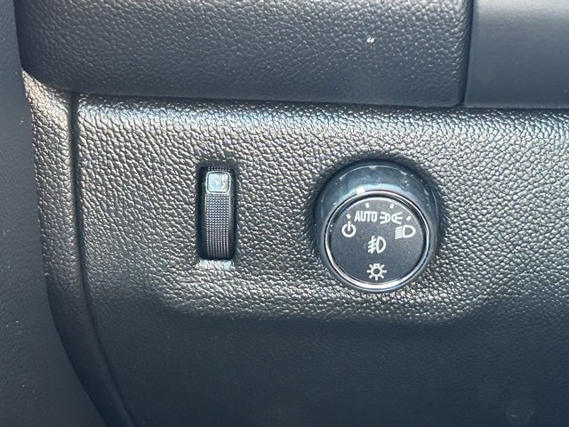 Used 2017 Chevrolet Colorado LT w/ LT Convenience Package image 20