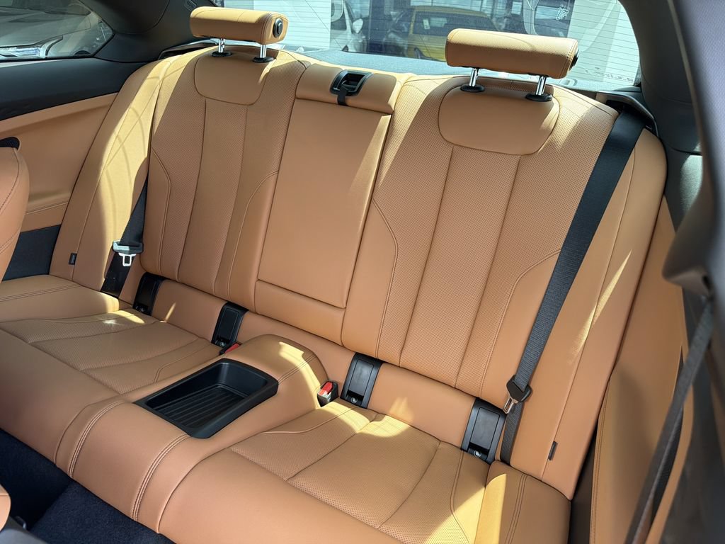 Used 2025 BMW 230i Coupe w/ Premium Package RWD image 15