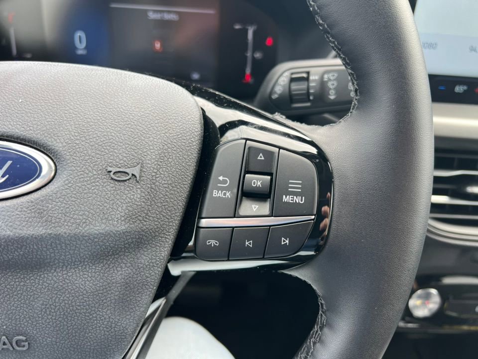 New 2025 Ford Escape SE w/ Class II Trailer Tow Package image 24