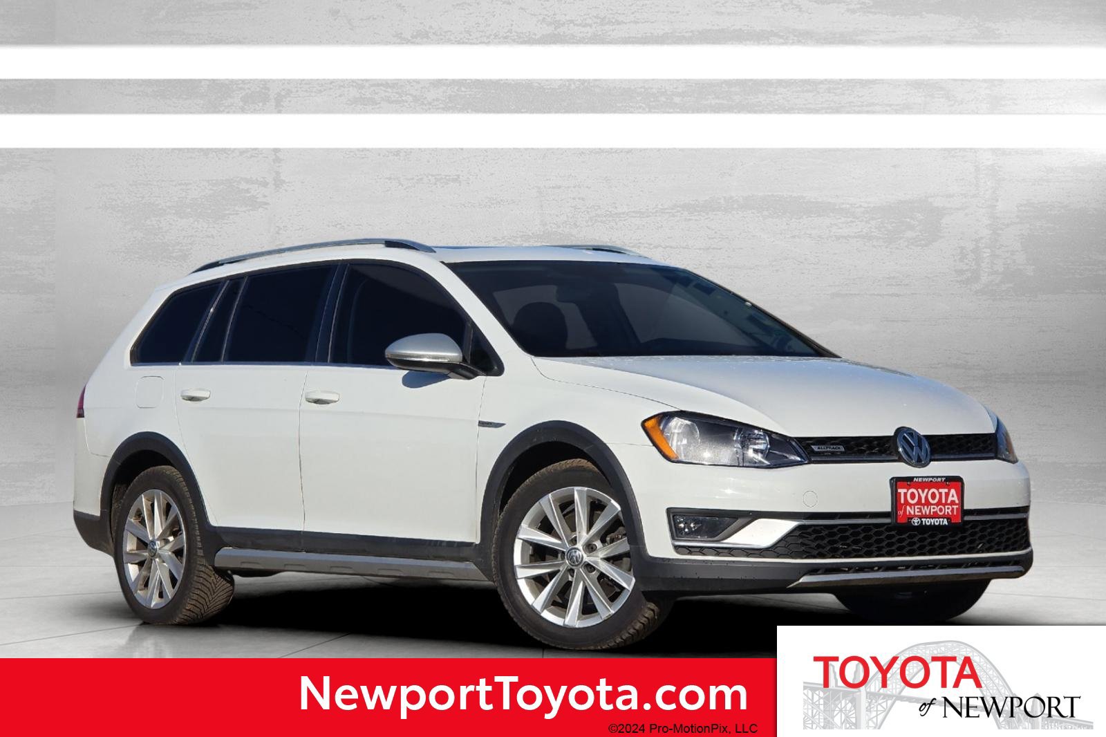 Used 2017 Volkswagen Golf Alltrack SE AWD/4WD image 1