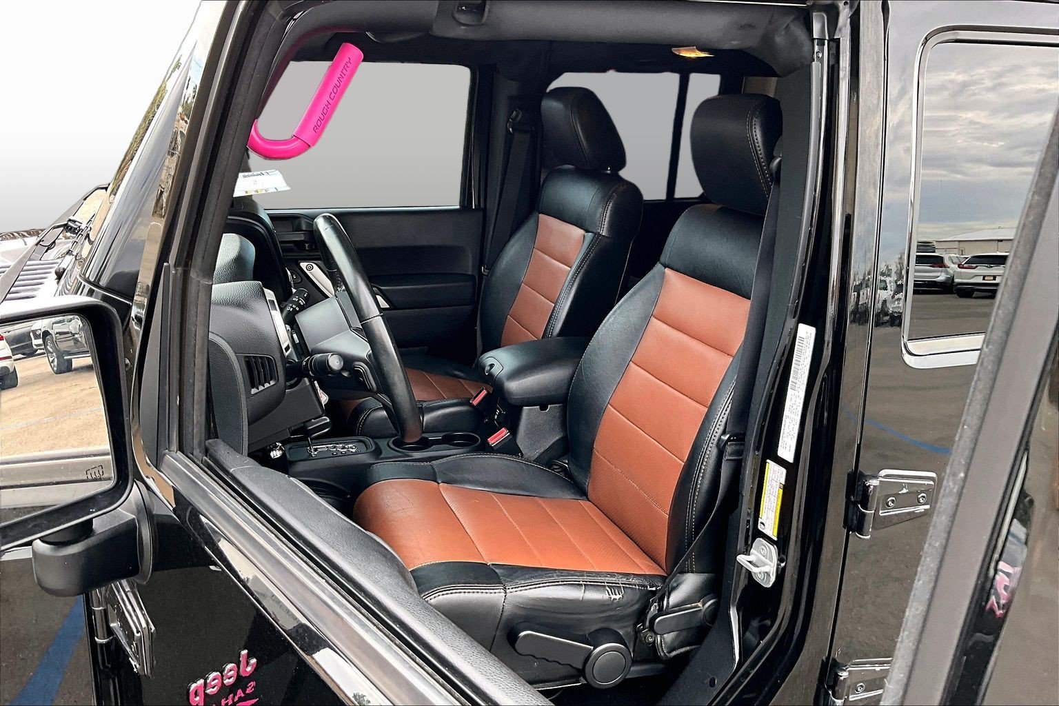 Used 2012 Jeep Wrangler Unlimited Sahara w/ Dual Top Group AWD/4WD image 23