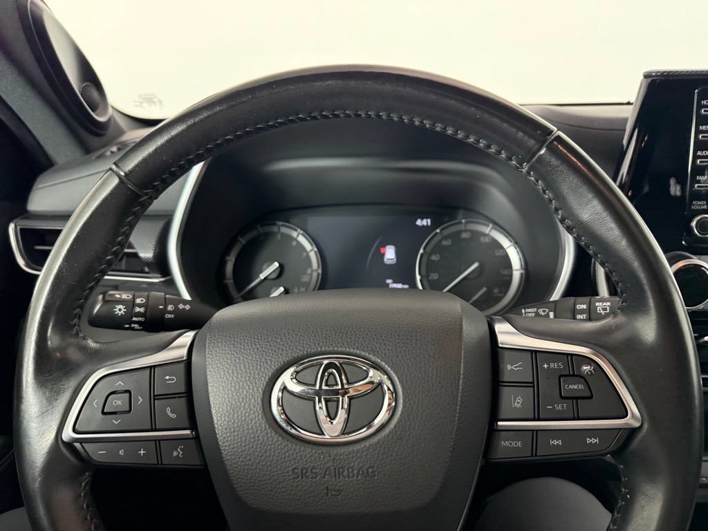 Used 2021 Toyota Highlander XSE AWD/4WD image 22
