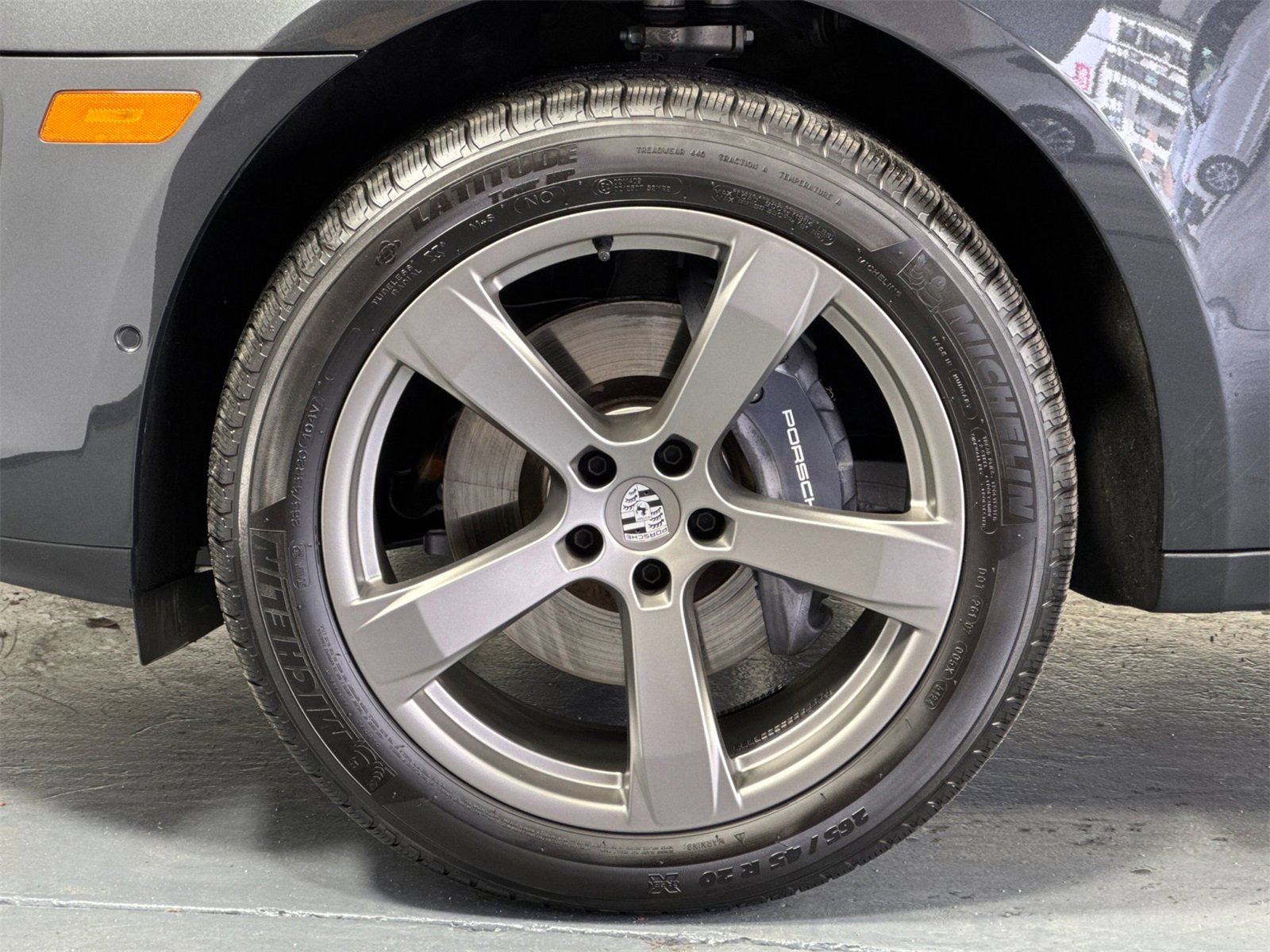 Used 2025 Porsche Macan image 32