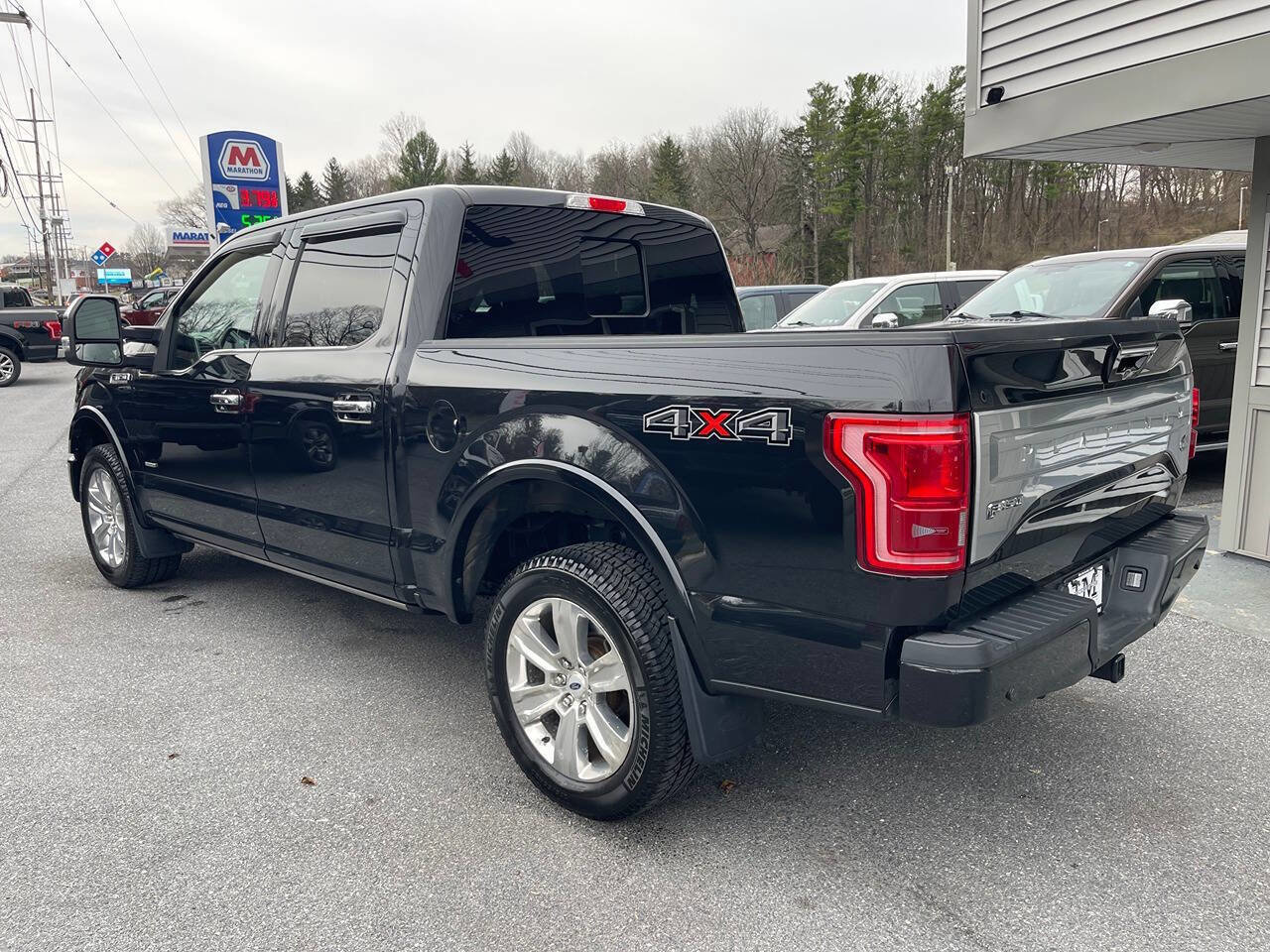 Used 2015 Ford F150 Platinum w/ Equipment Group 701A Luxury AWD/4WD image 4