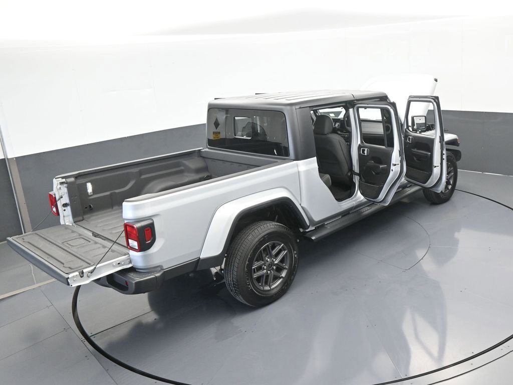 Used 2024 Jeep Gladiator Sport image 59