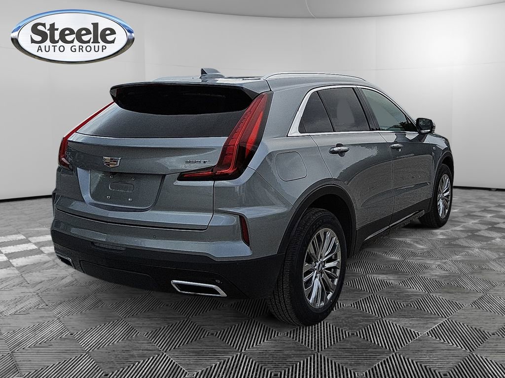 Used 2025 Cadillac XT4 Premium Luxury image 5