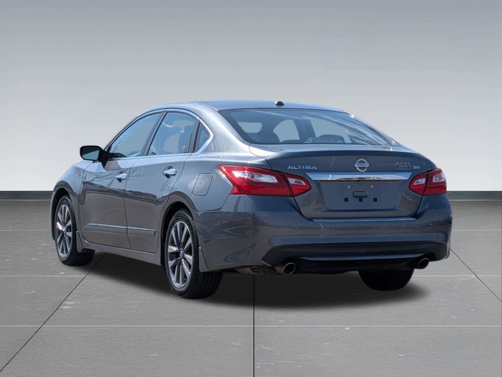 Used 2016 Nissan Altima 2.5 SV FWD image 3