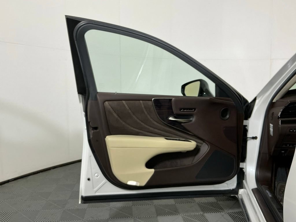Used 2019 Lexus LS 500 w/ Interior Upgrade Package RWD image 19