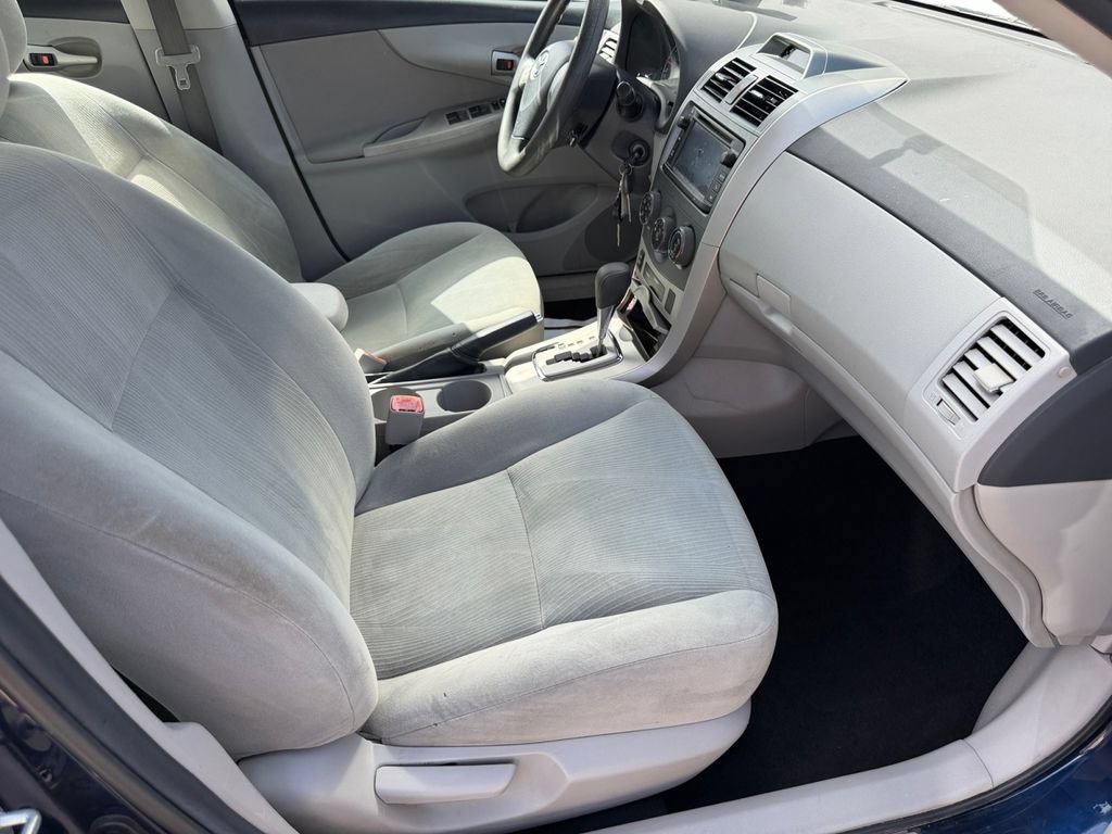 Used 2013 Toyota Corolla LE FWD image 16