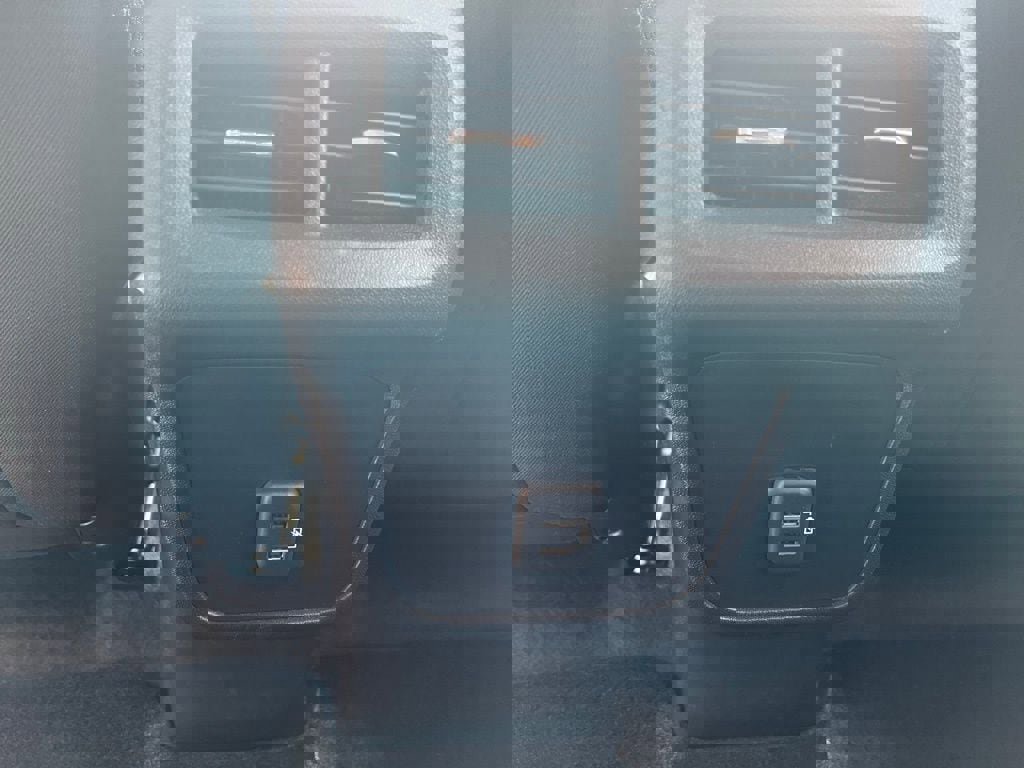 Used 2024 Chevrolet Equinox LT image 18