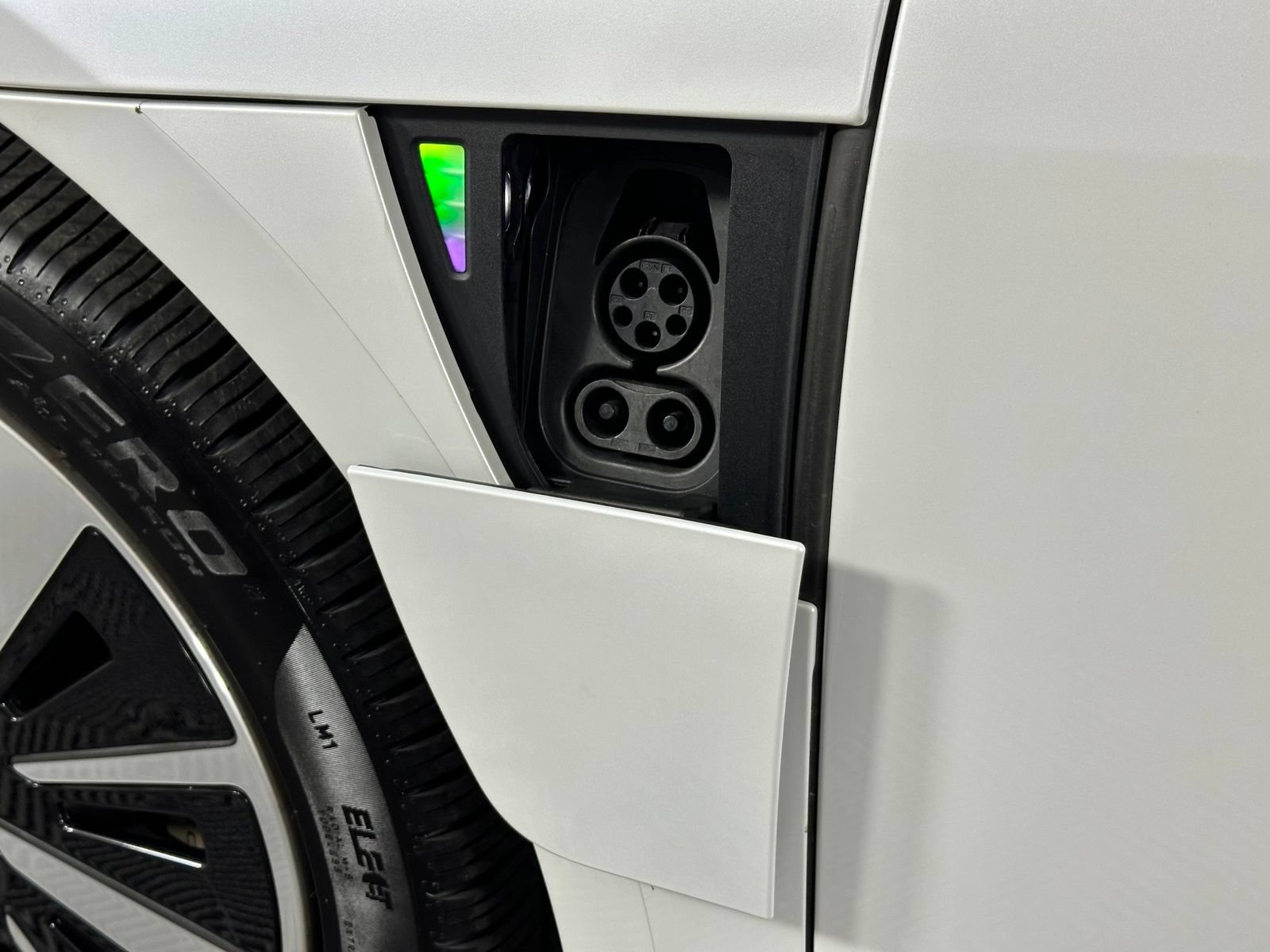 Used 2025 Lucid Air Touring AWD/4WD image 37