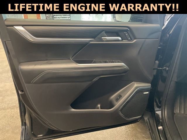 Used 2025 GMC Acadia Elevation image 12