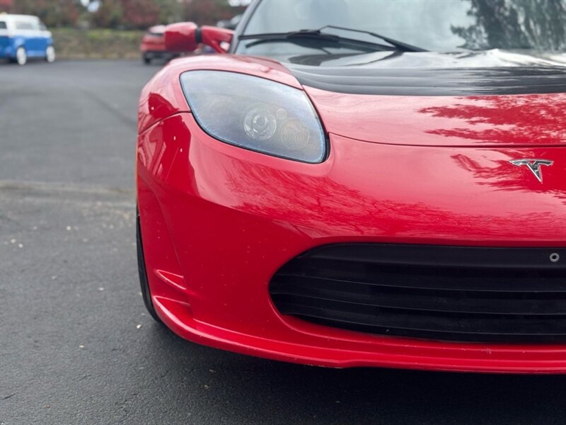 Used 2010 Tesla Roadster RWD image 3
