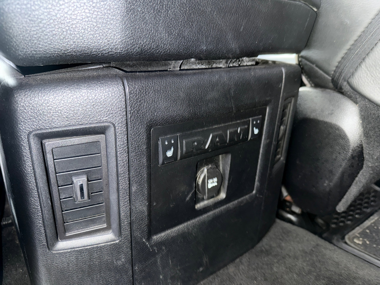 Used 2016 RAM 3500 Laramie Longhorn image 23