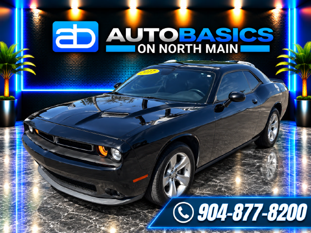 Used 2019 Dodge Challenger SXT RWD image 1