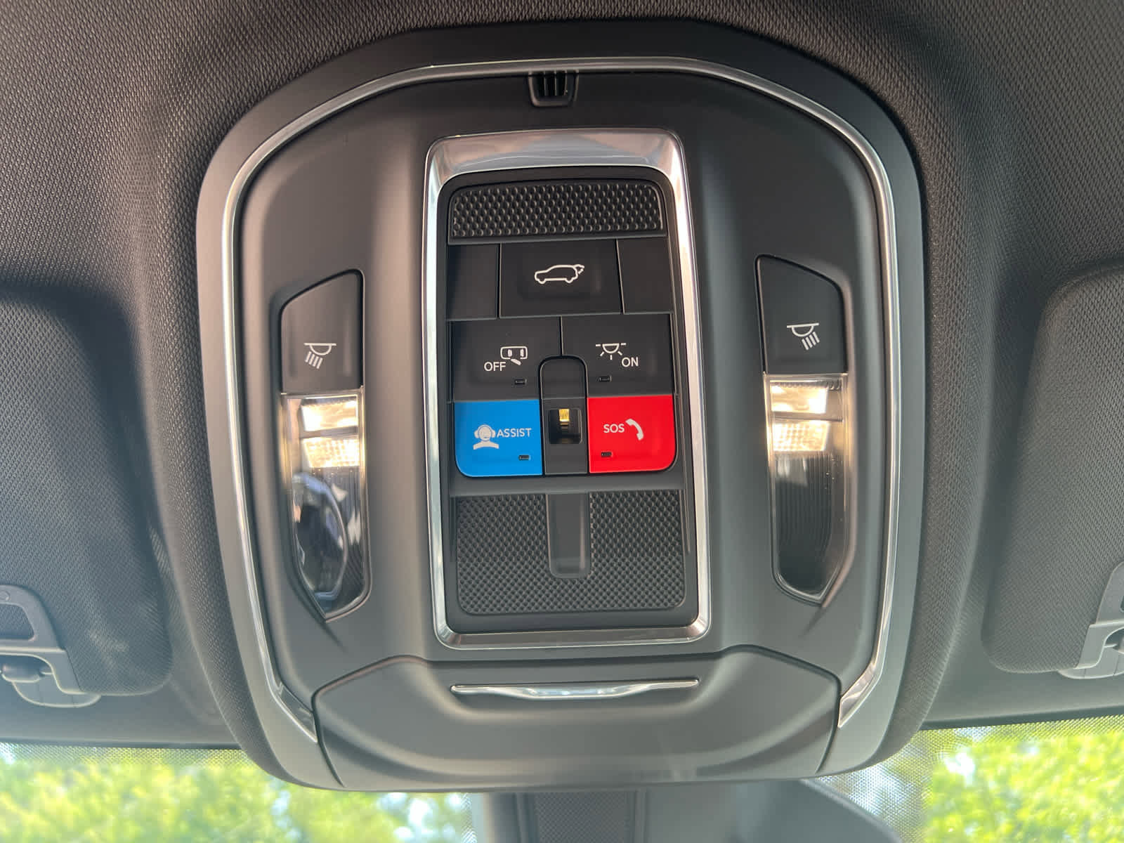 New 2025 Jeep Grand Cherokee Laredo w/ Luxury Tech Group I image 37