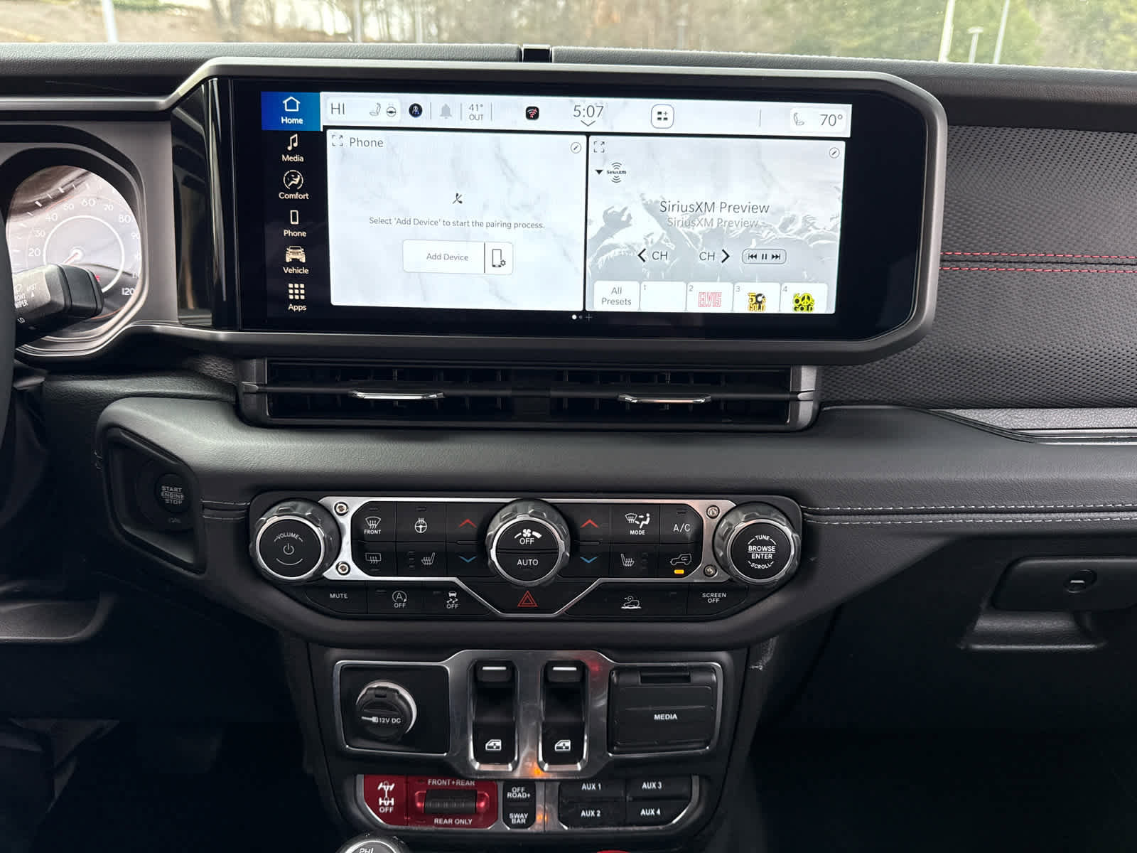 Used 2025 Jeep Wrangler Rubicon w/ Convenience Group image 25