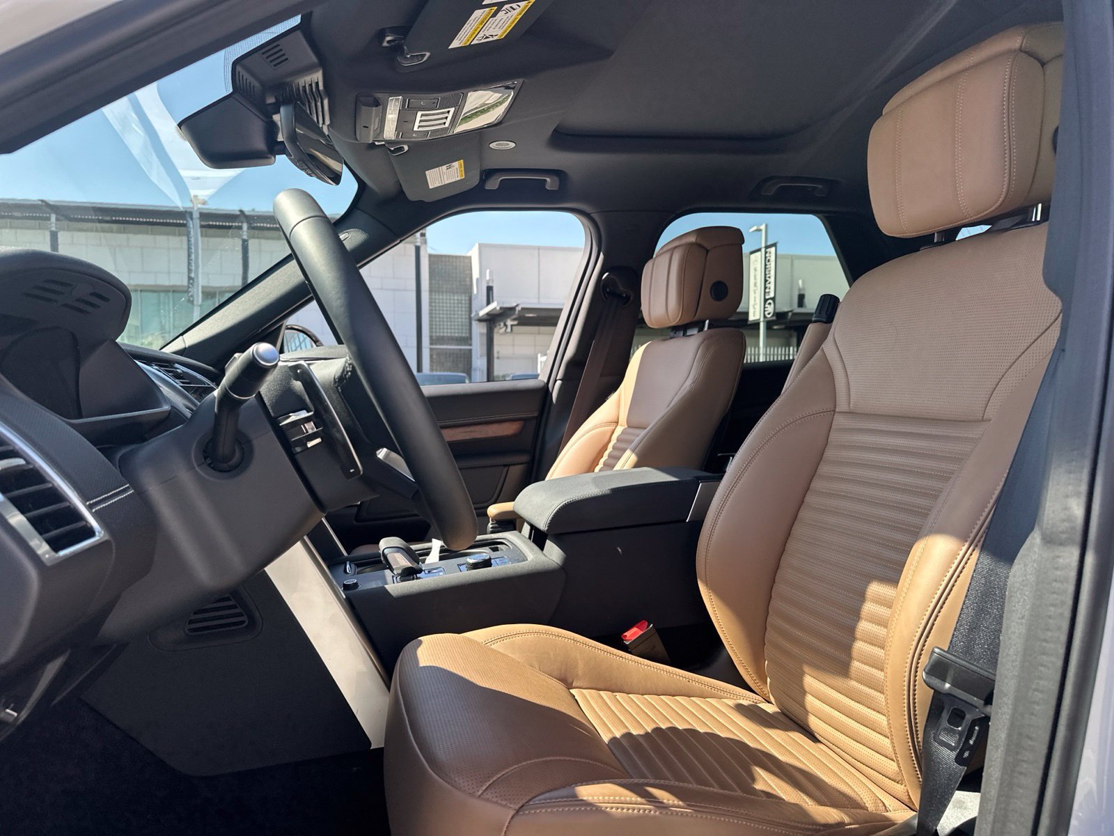Certified 2026 Land Rover Discovery Dynamic SE AWD/4WD image 7