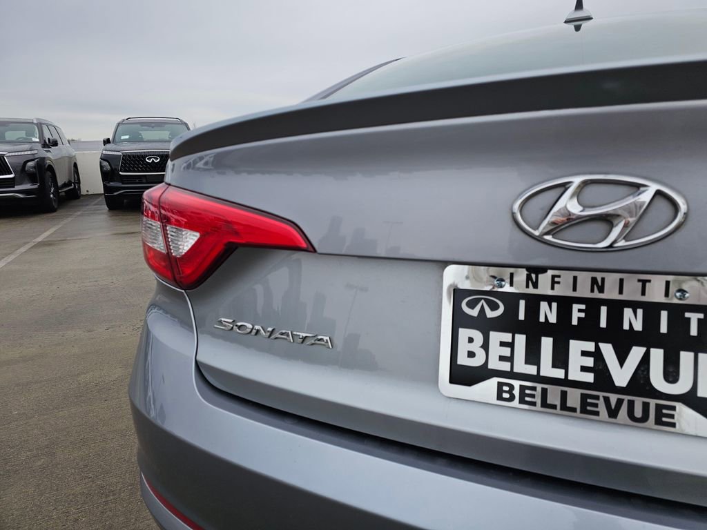 Used 2016 Hyundai Sonata Sport w/ Option Group 02 image 15