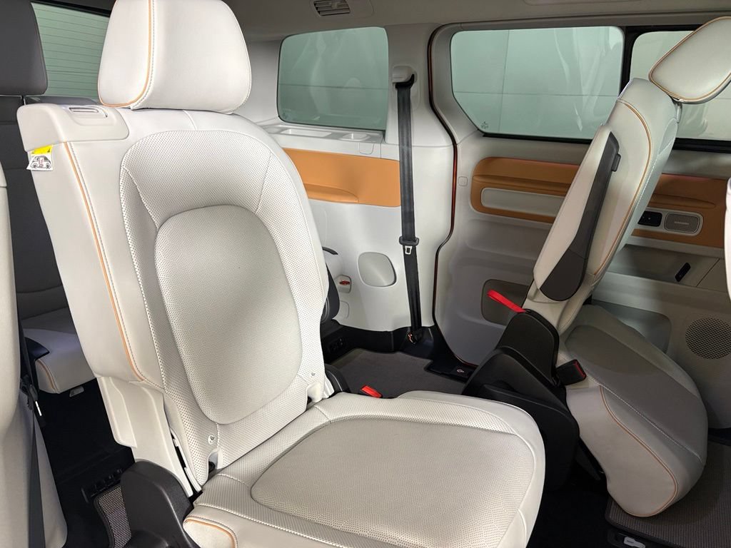 Used 2025 Volkswagen ID. Buzz 1st Edition AWD/4WD image 16