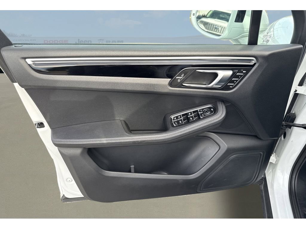 Used 2024 Porsche Macan Turbo image 14