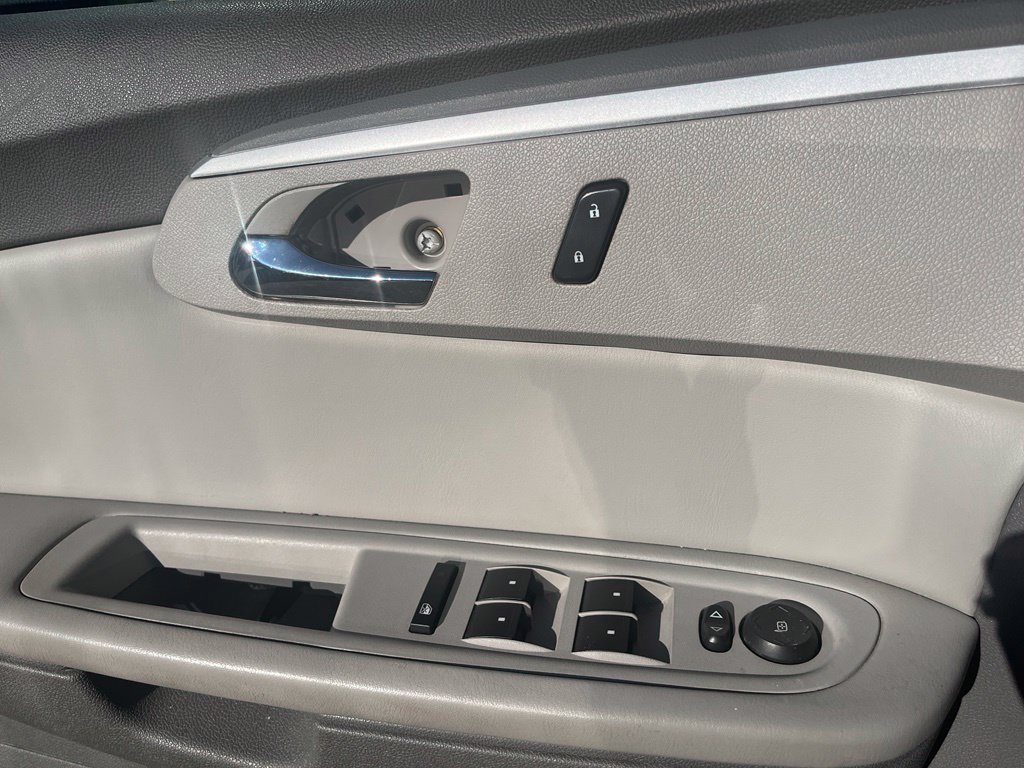 Used 2011 Chevrolet Traverse LT w/ Personal Connectivity Package FWD image 11