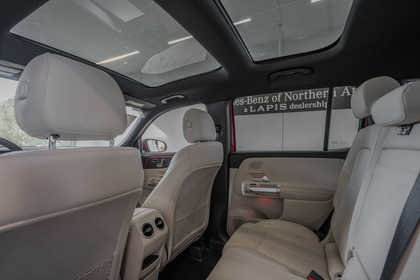 Used 2026 Mercedes-Benz GLB 250 4MATIC image 26