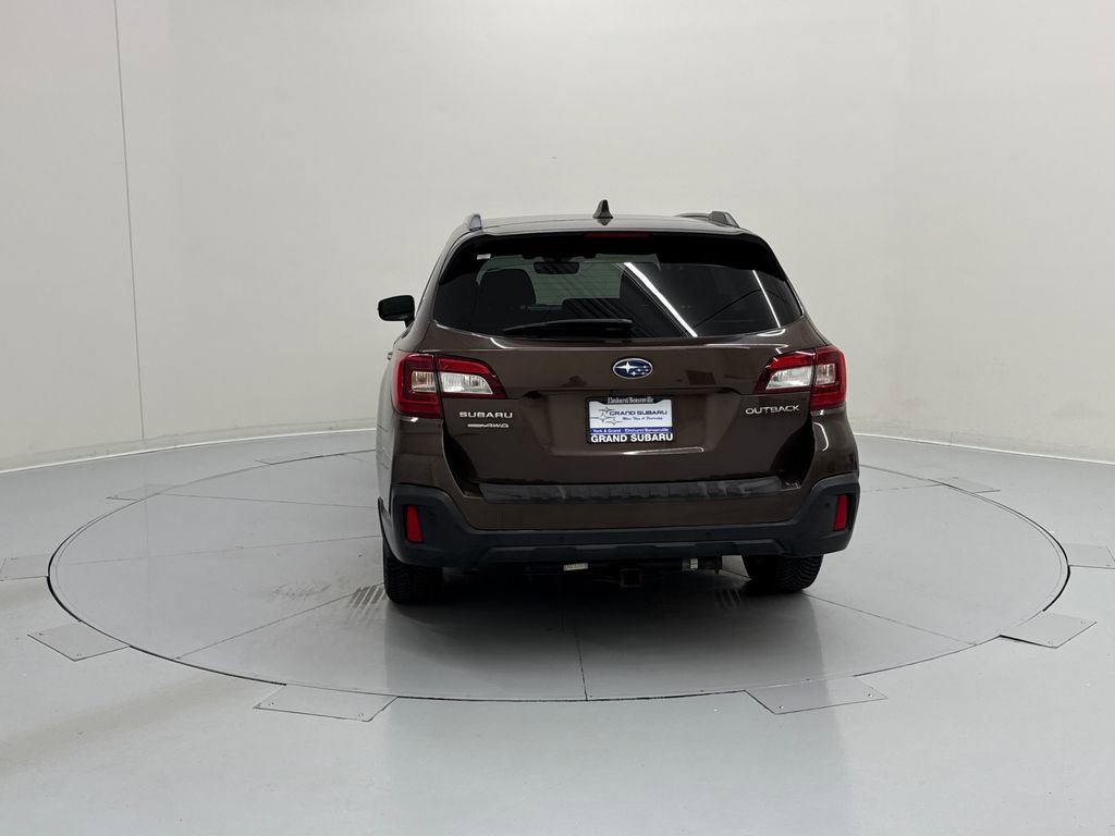 Used 2019 Subaru Outback 2.5i Touring AWD/4WD image 4