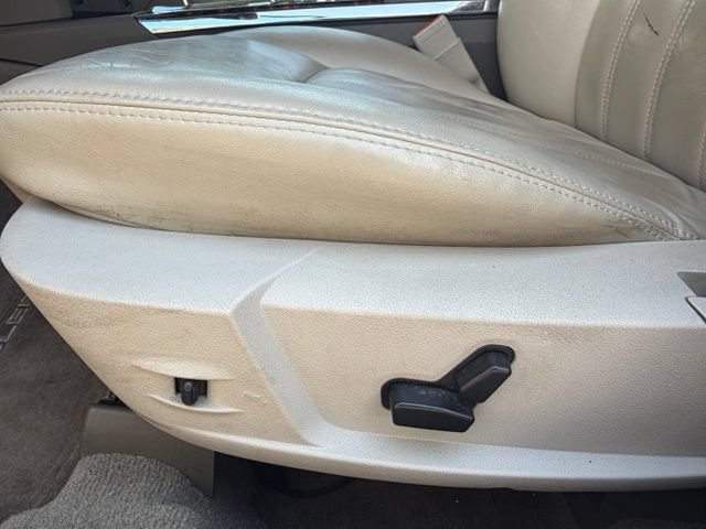 Used 2010 Chrysler 300 C RWD image 14