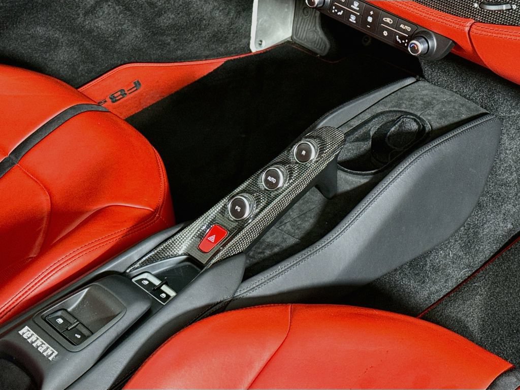 Certified 2022 Ferrari F8 Tributo RWD image 21