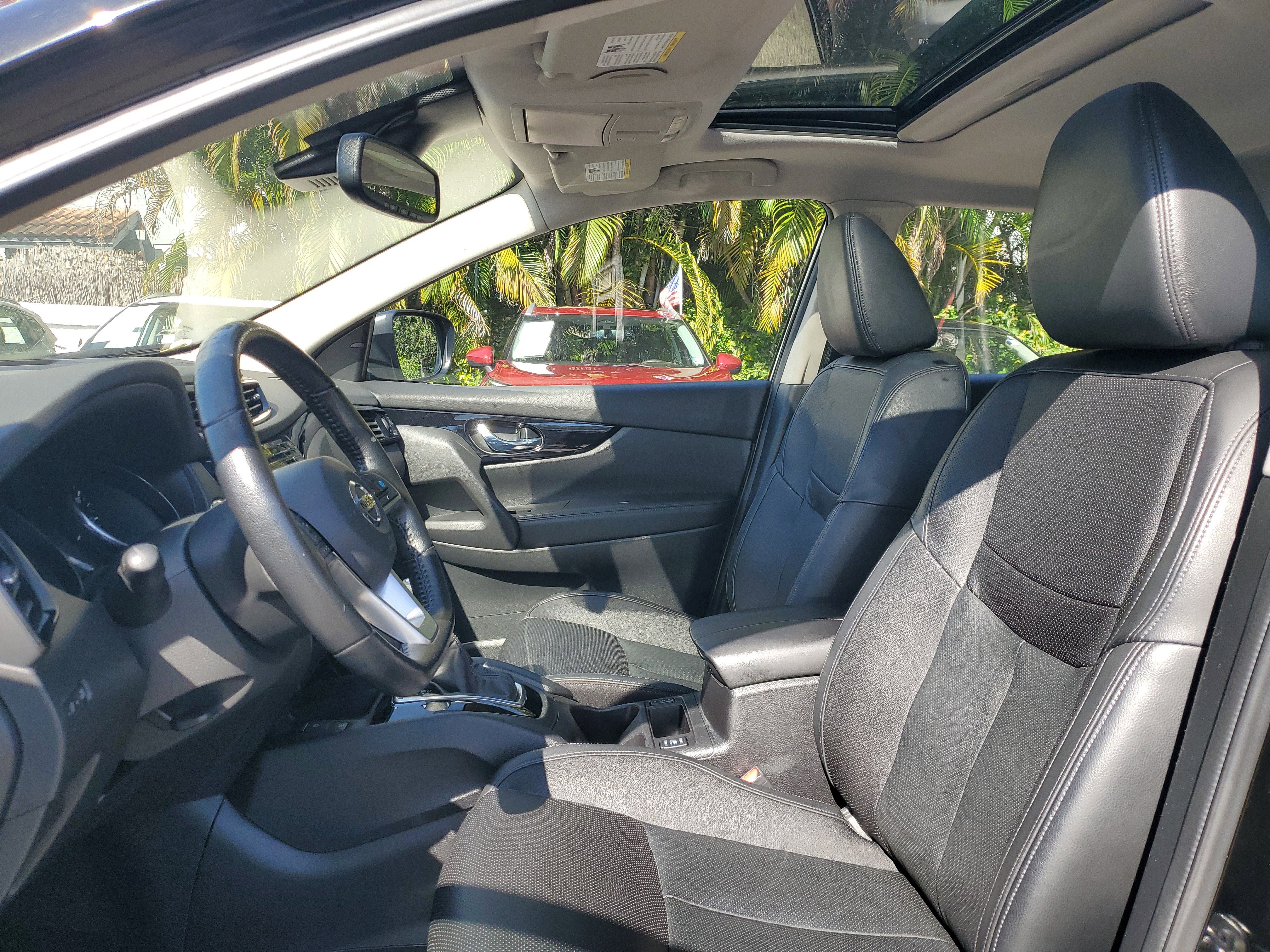 Used 2021 Nissan Rogue Sport SL w/ Premium Package image 11