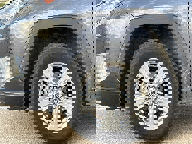 Used 2021 Toyota RAV4 XLE image 6