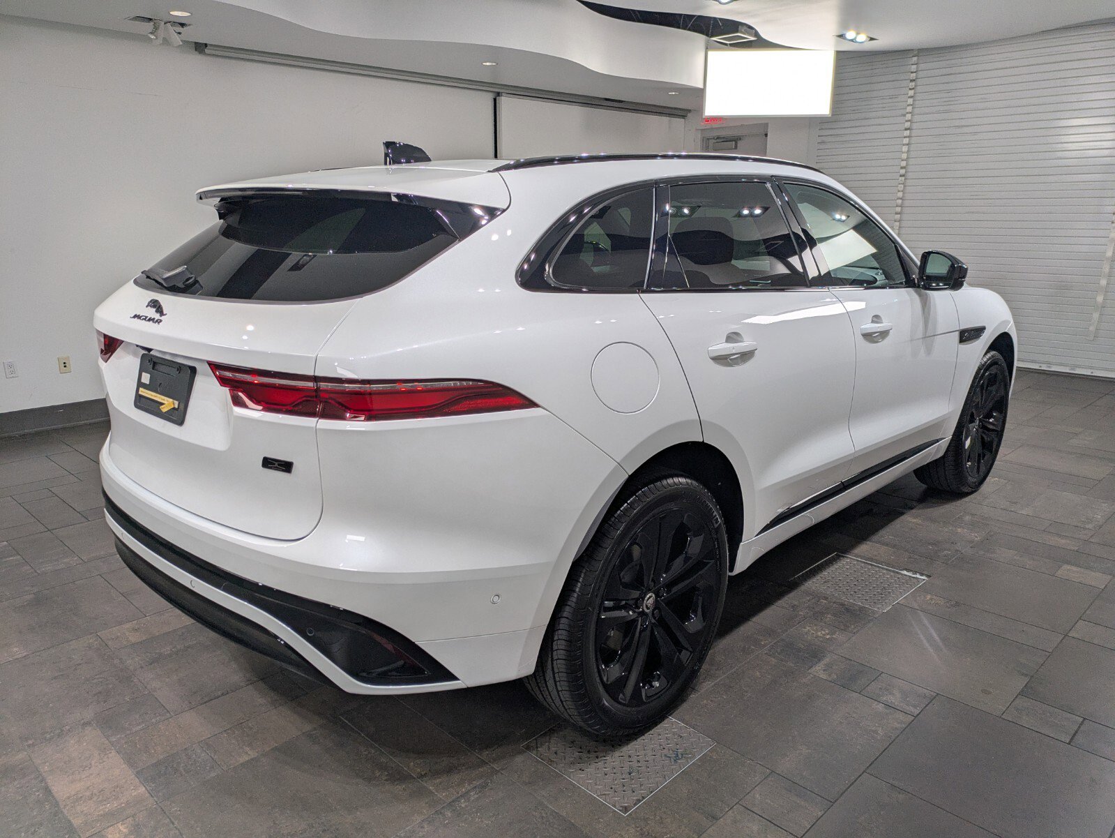 New 2026 Jaguar F-PACE R-Dynamic S image 27