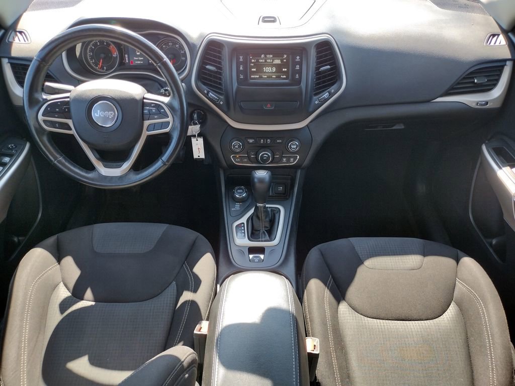 Used 2017 Jeep Cherokee Latitude w/ Cold Weather Group image 5