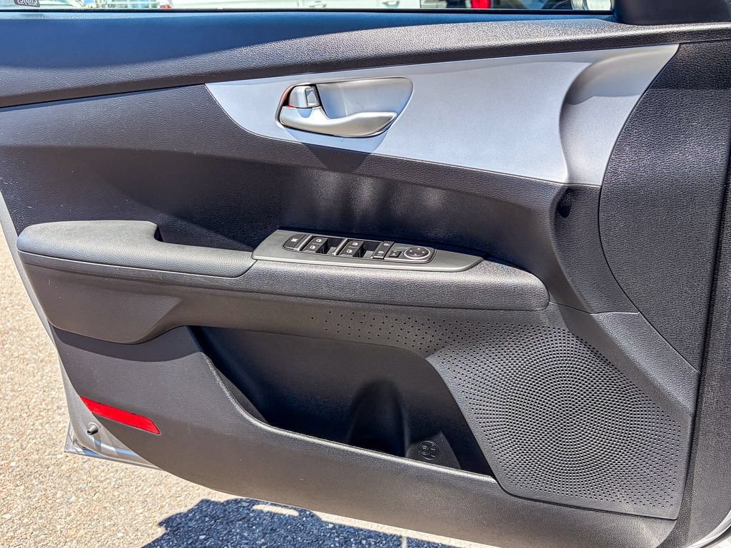 Used 2024 Kia Forte LXS w/ LXS Technology Package FWD image 39