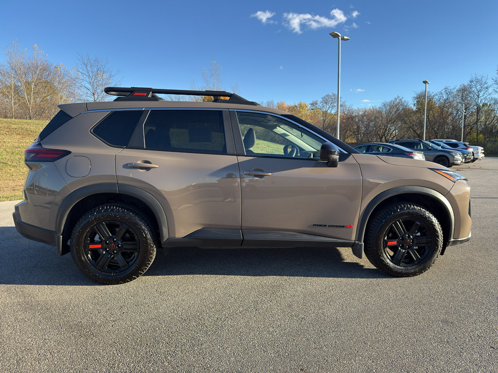 Certified 2025 Nissan Rogue SV image 4