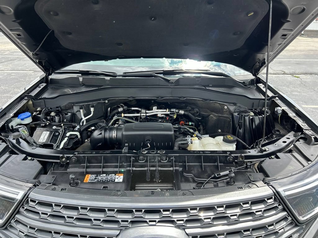 Used 2023 Ford Explorer XLT w/ Equipment Group 202A AWD/4WD image 56